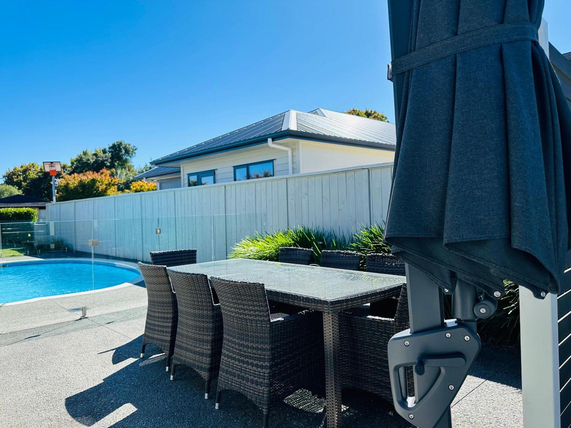 Summer Holiday 4 Bedrooms House In Hamilton With Pool And Spa Exteriér fotografie